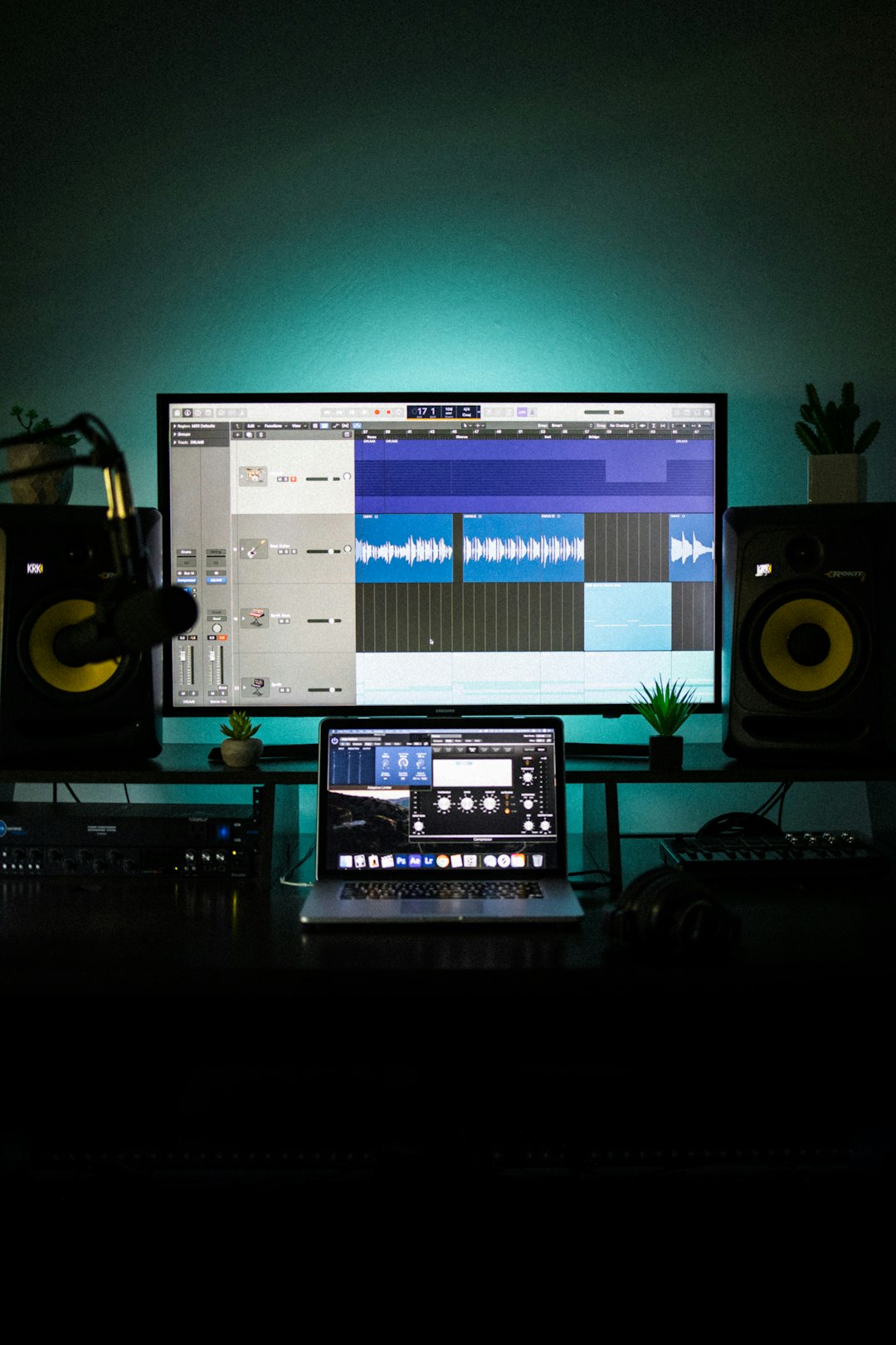 U-he hive 2 review by Uniphonic a computer monitor sitting on top of a desk